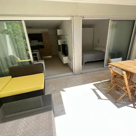 Reve De Sable Avec Jardin Et Parking Appartement Menton